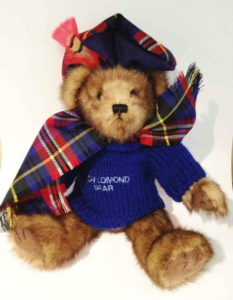 Ronnie Hek MacPherson Tartan Loch Lomond Bear - CuriousMinds.co.uk